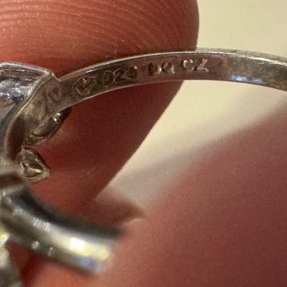 Vintage 925 Sterling silver ring with CZ’s - Picture 6 of 12